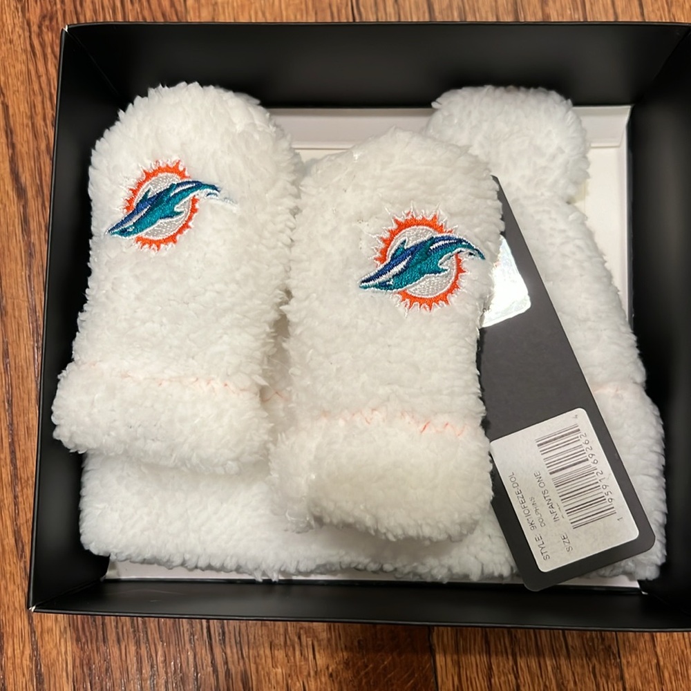 NWT Miami Dolphins Infant Gift Set - Picture 3 of 3